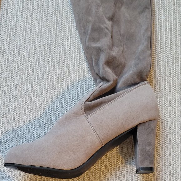 WOMENS BOOTS, LIGHT GRAY HOT HOT HOT!!! - Picture 2 of 5